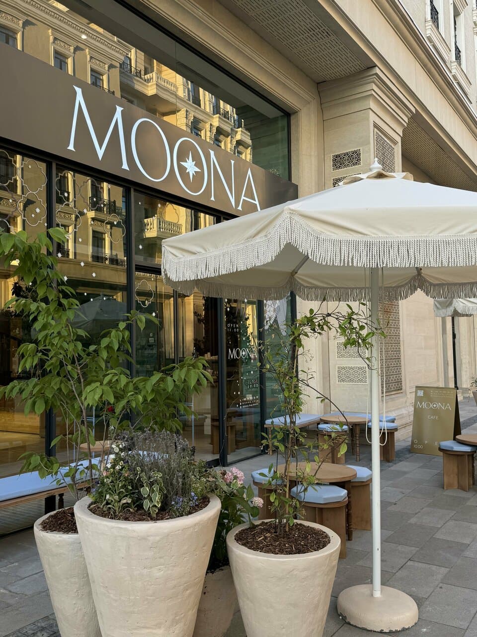 Moona Cafe