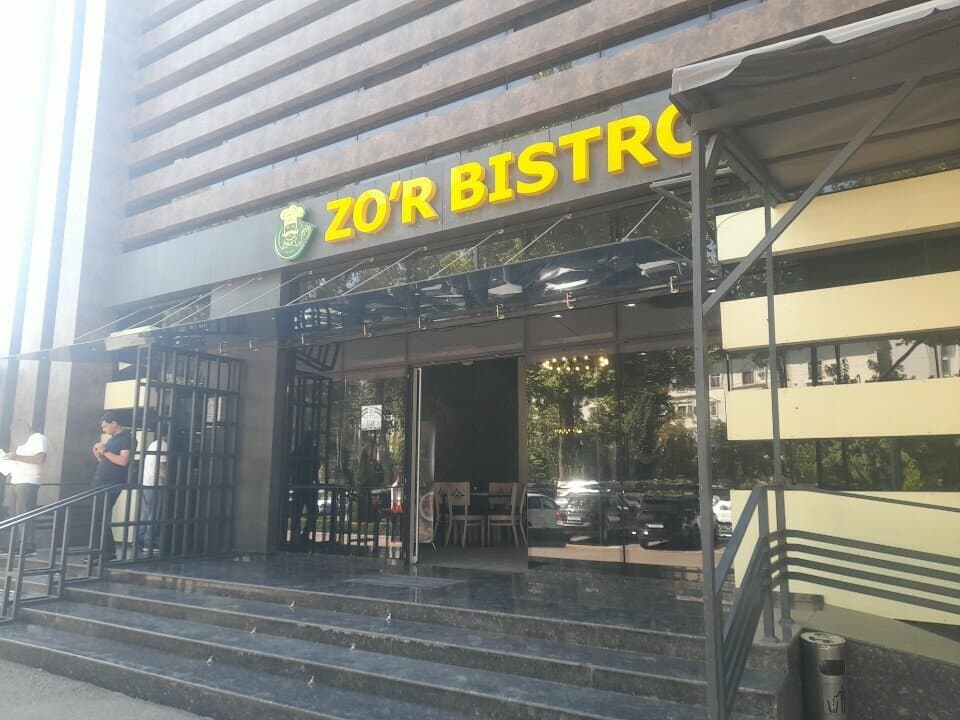 Zo'r Bistro