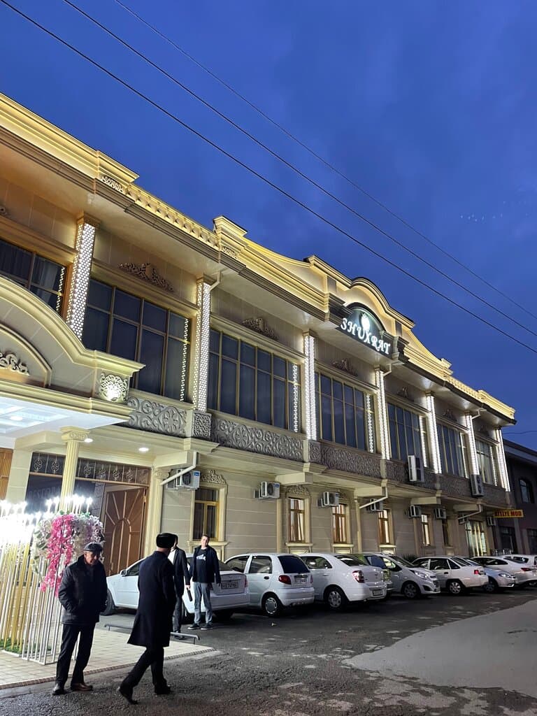 Shuhrat Restaurant